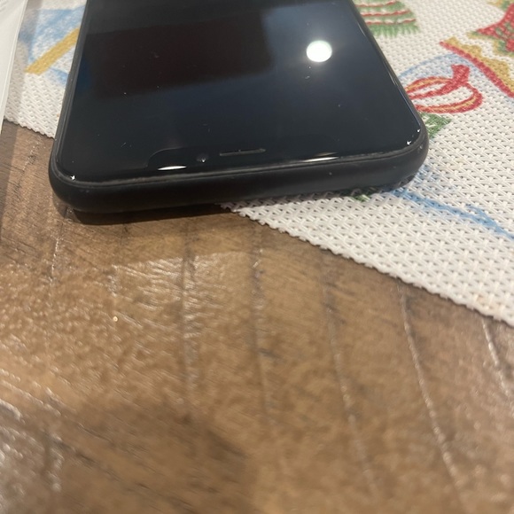 New iPhone XR 64 gigs unlocked  black - Picture 7 of 13